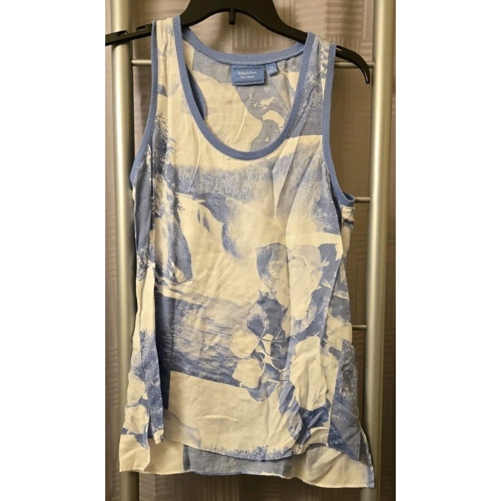 Simply Vera Wang Tank Blouse Womens XSmall Blue White Floral Wavy‎